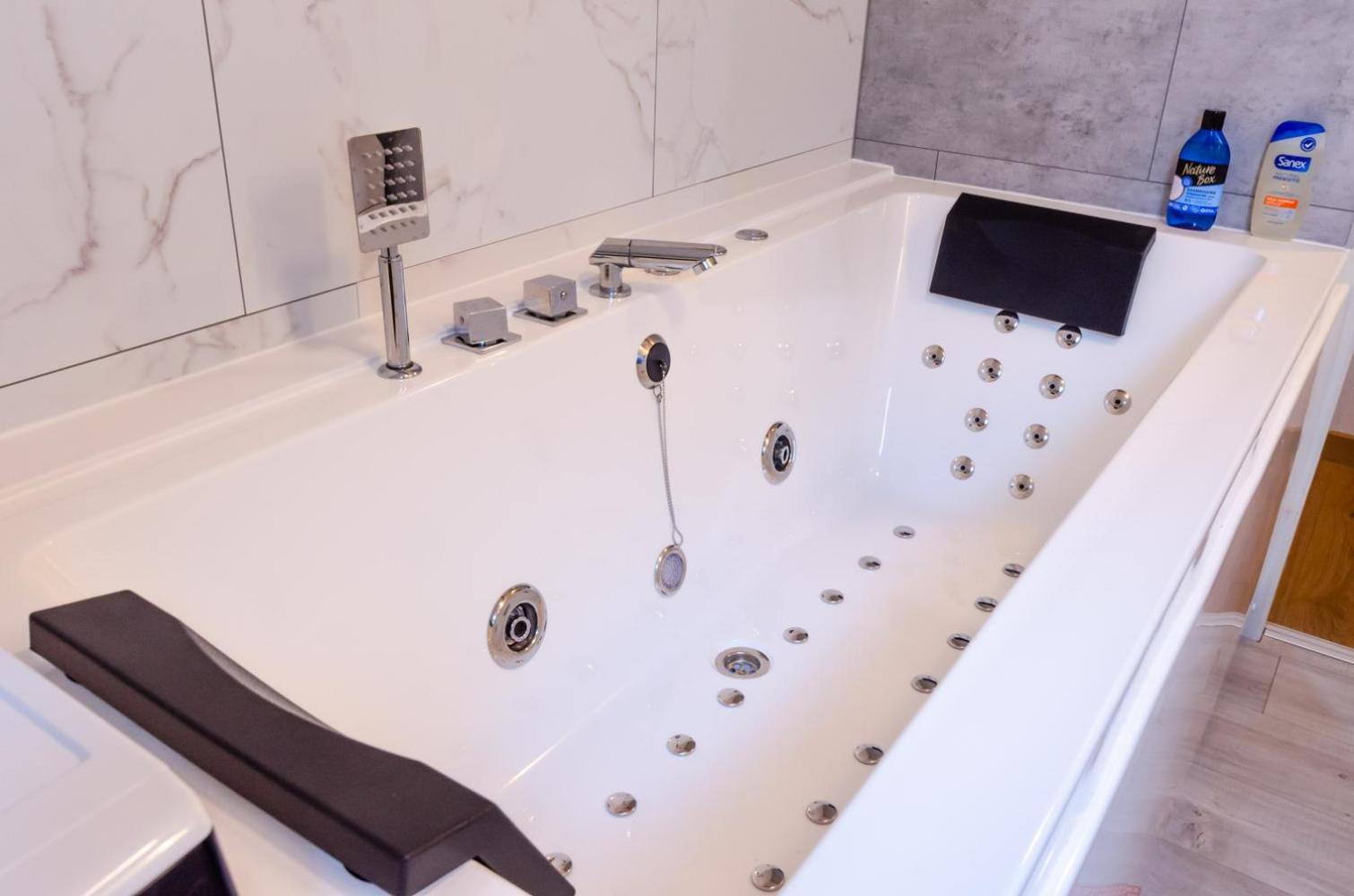 Appartement Balneo-Detente Sainte-Helene-du-Lac Extérieur photo